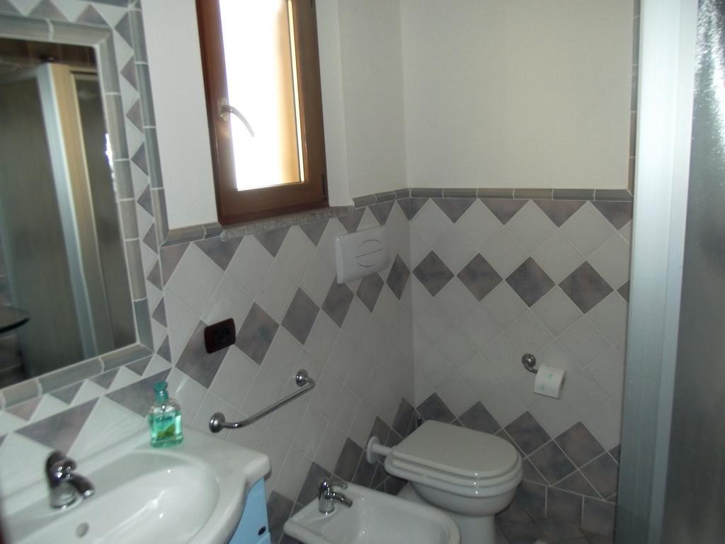 Casa Elena Lägenhet Cala Gonone Rum bild
