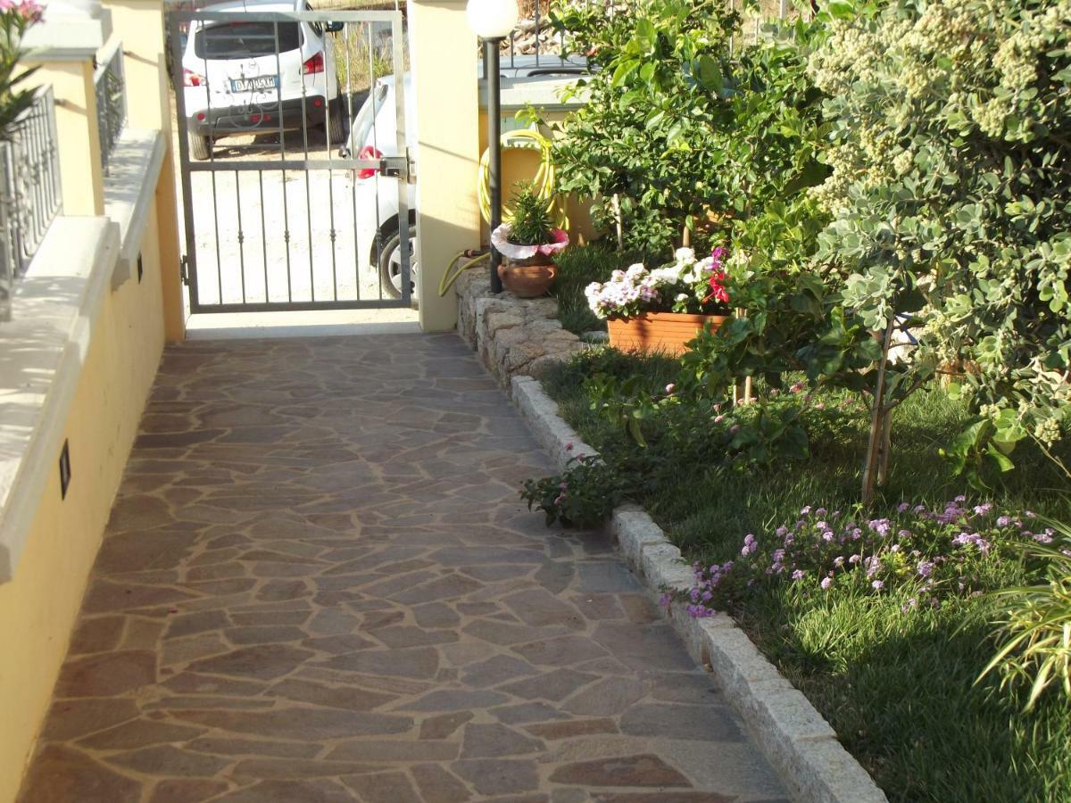 Casa Elena Lägenhet Cala Gonone Exteriör bild