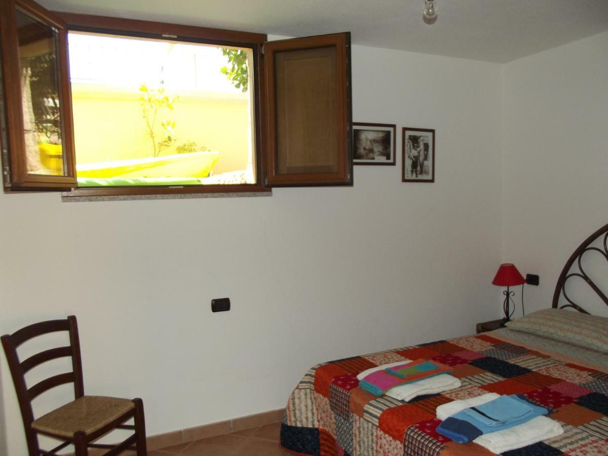 Casa Elena Lägenhet Cala Gonone Exteriör bild