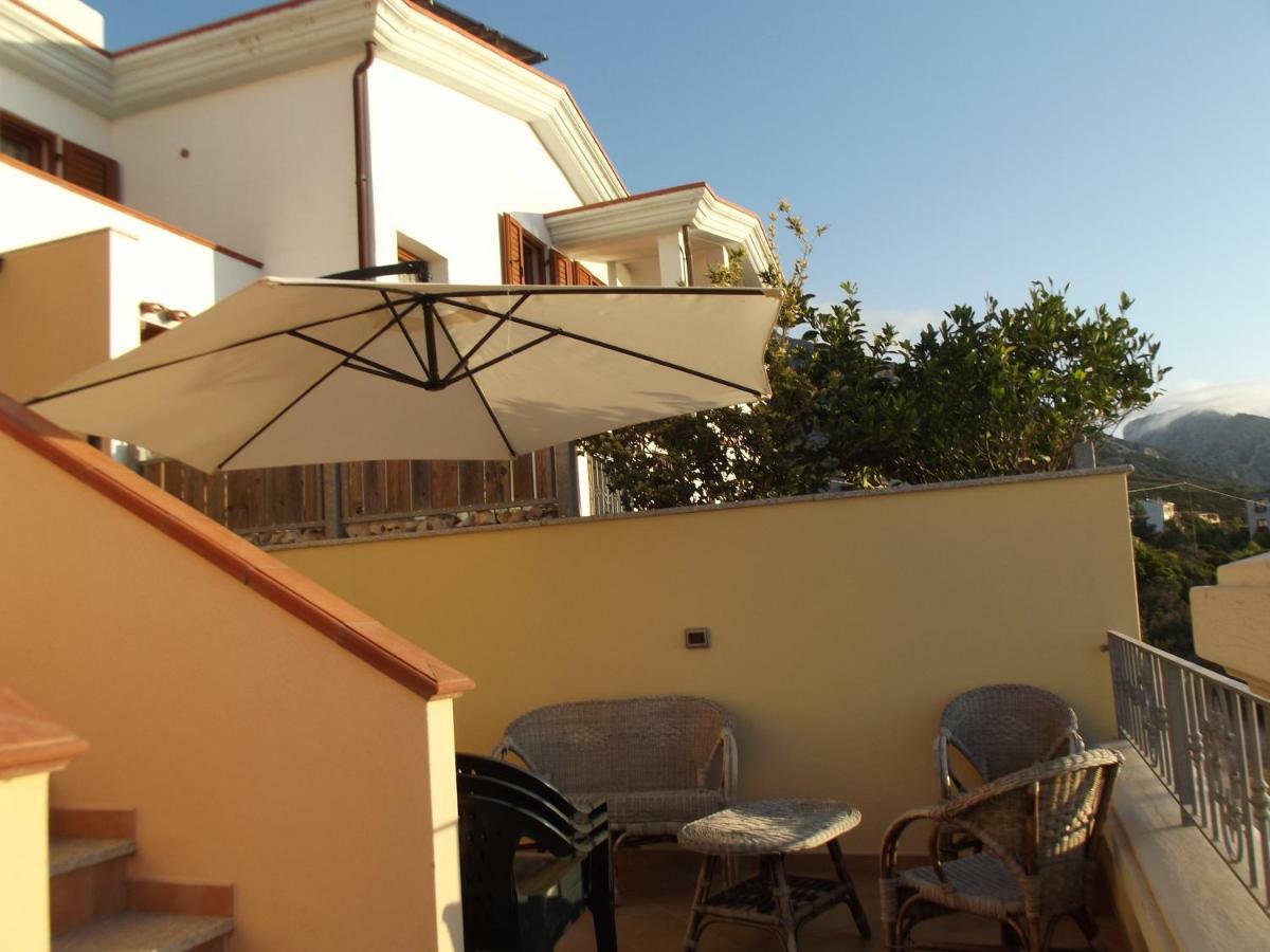 Casa Elena Lägenhet Cala Gonone Exteriör bild
